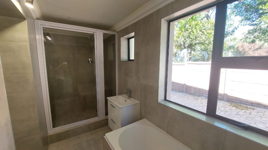 7 Bedroom Property for Sale in Cintsa East Eastern Cape